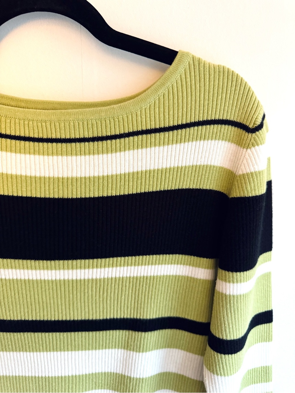 Vintage Yarnworks Striped Green, White and Black Women's Sweater